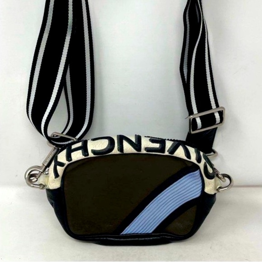 Givenchy Mc3 Black Reverse Logo Leather Messenger Crossbody Bag small. W/COA